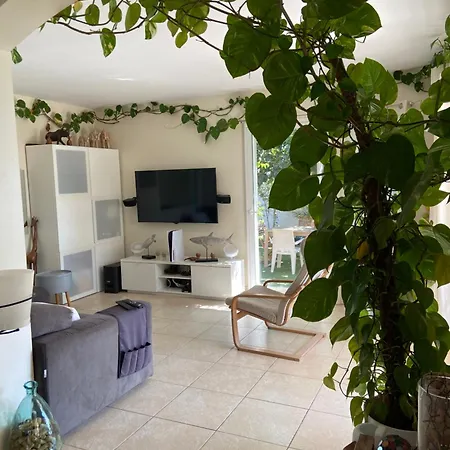 Villa Confort Piscine Et Cote D'azur 6 Personnes